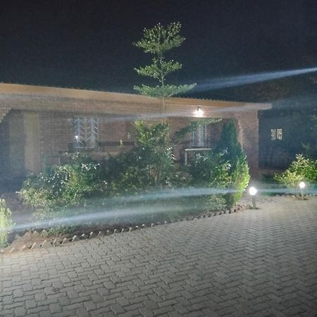 Sunshinevibe Guest House Kasane Exterior photo