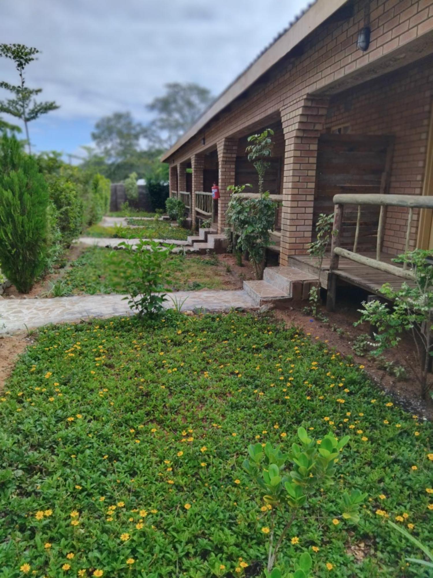 Sunshinevibe Guest House Kasane Exterior photo