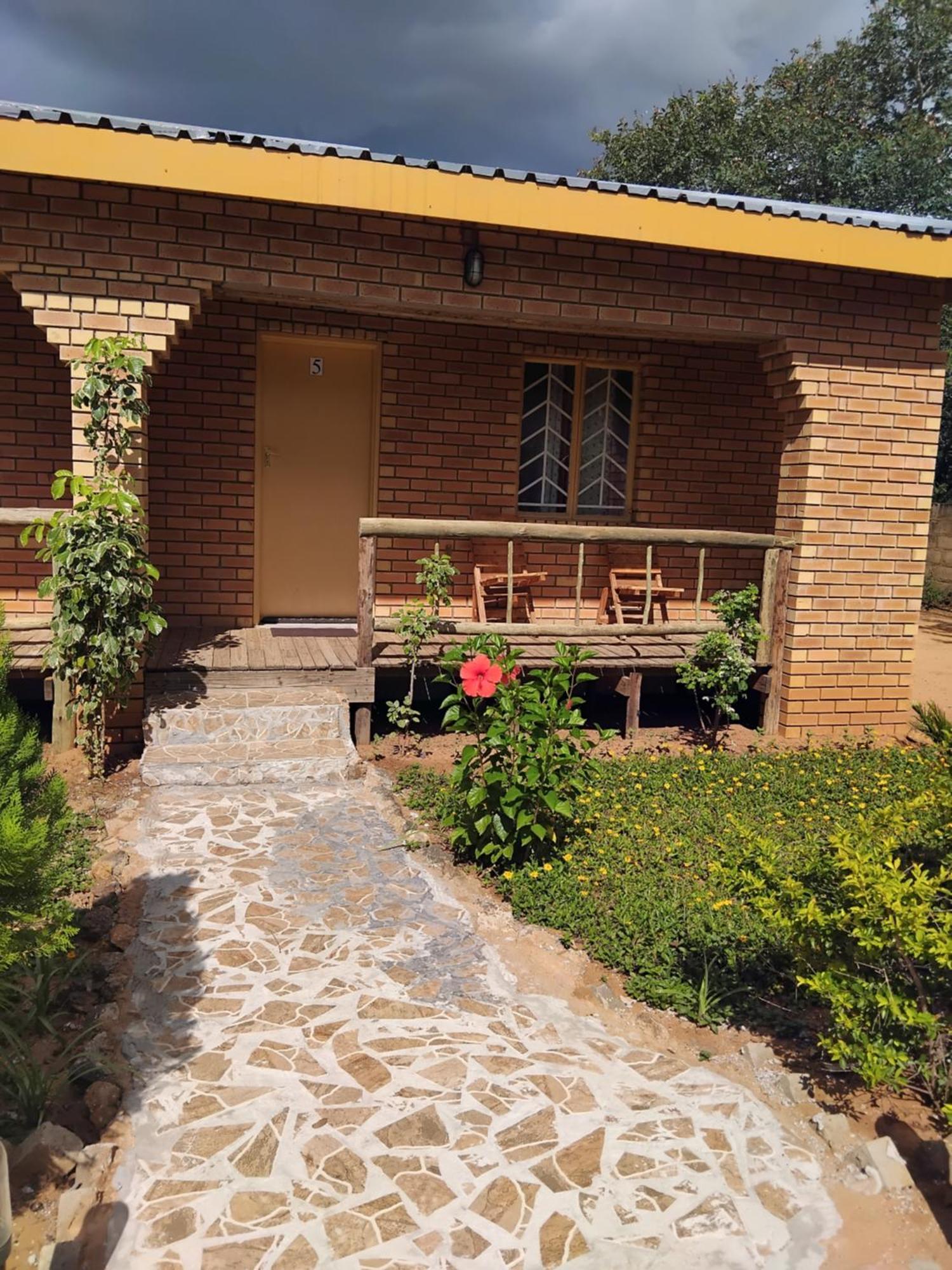 Sunshinevibe Guest House Kasane Exterior photo