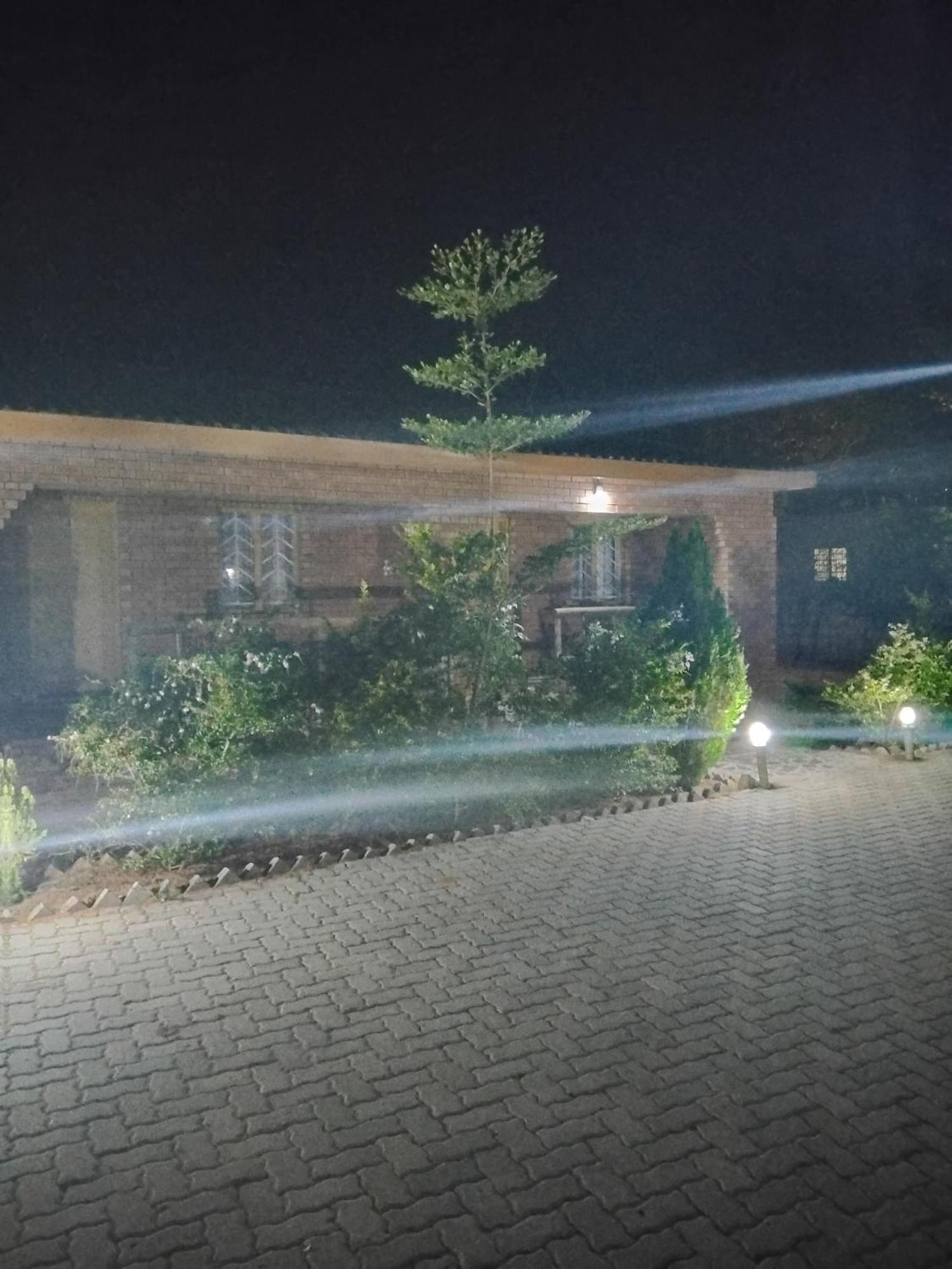 Sunshinevibe Guest House Kasane Exterior photo